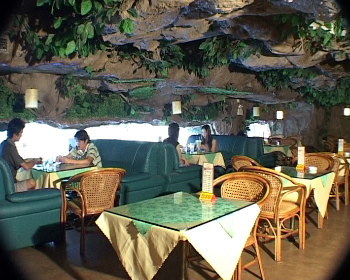 廣州新塘水簾洞熱帶雨林餐廳(假山溶洞造景工程) 廣州新塘水簾洞熱帶雨林餐廳(假山溶洞造景工程)