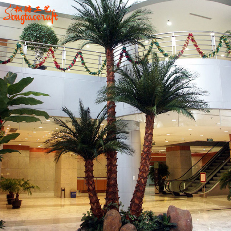 商業(yè)區(qū)人造棕櫚樹