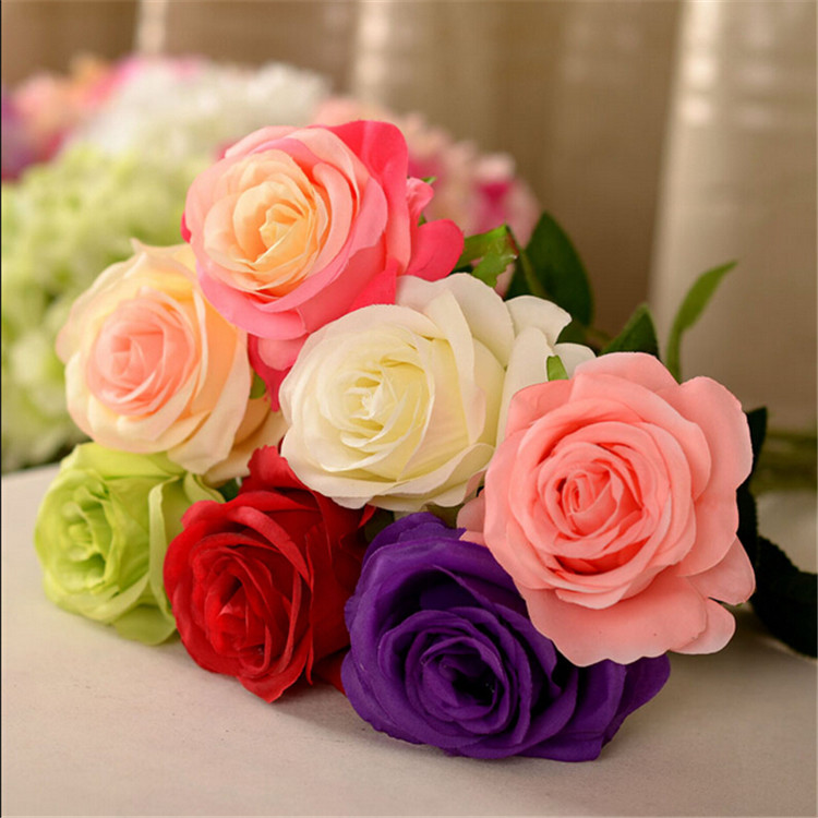 絢麗多彩的仿真玫瑰花